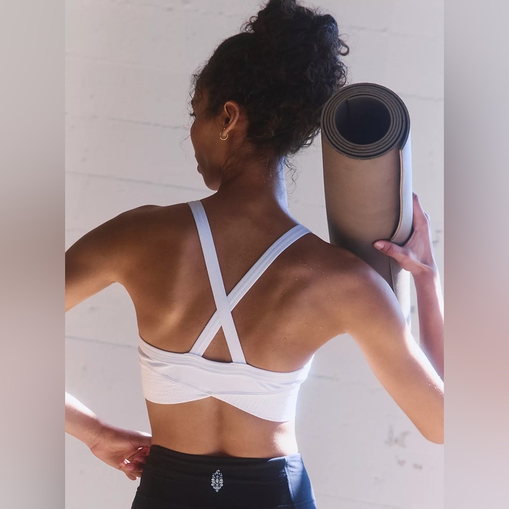 Free People Good Karma Super Plunge Bra✨ - Picture 2 of 7